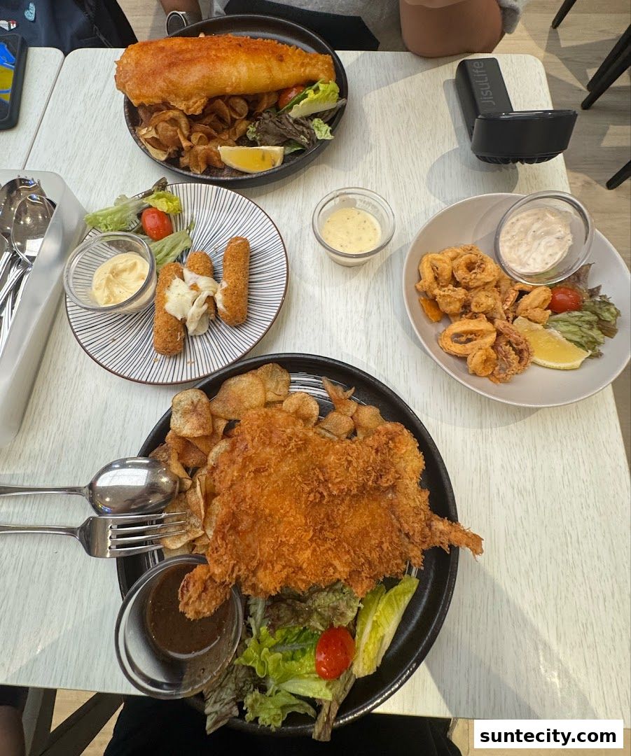 Big Fish Small Fish CafeSuntec City