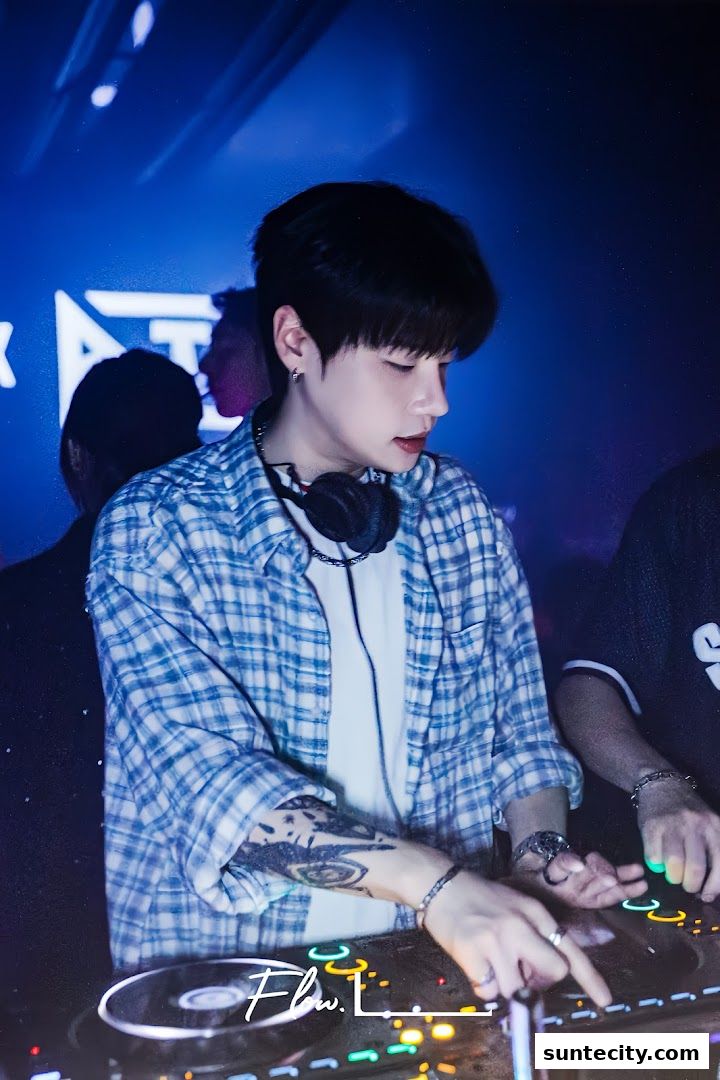 CLUB FLOW.L
