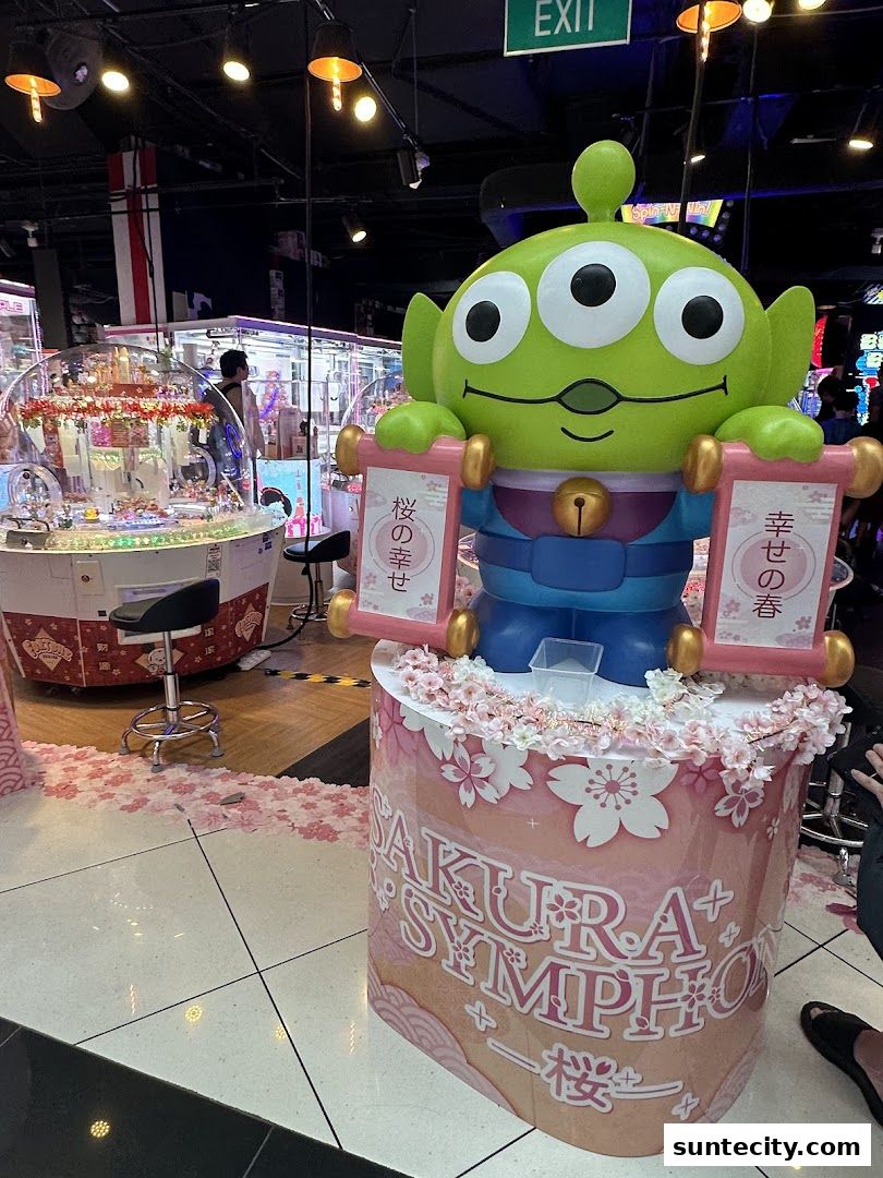Cow Play Cow Moo  Suntec City L3