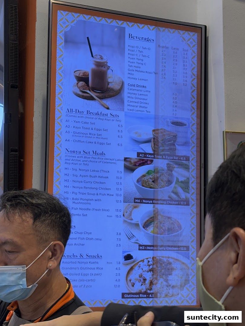 HarriAnns Nonya Table