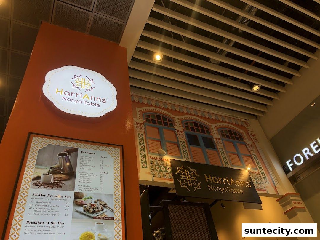 HarriAnns Nonya Table