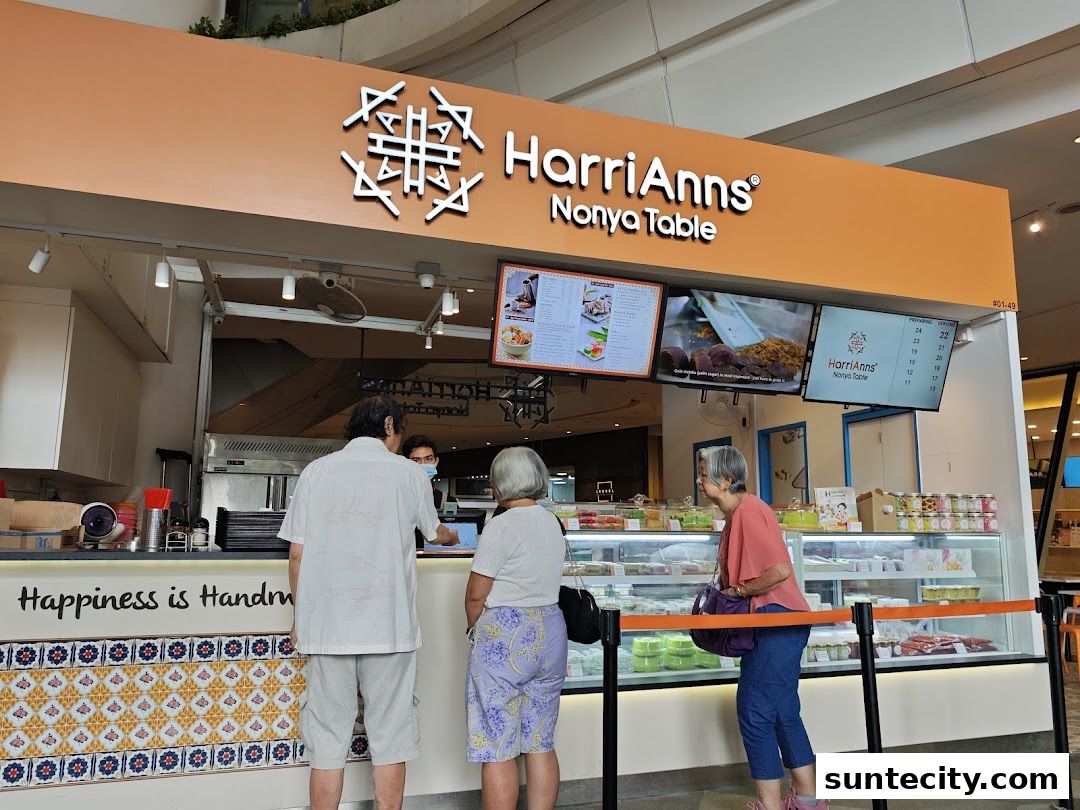 HarriAnns Nonya Table