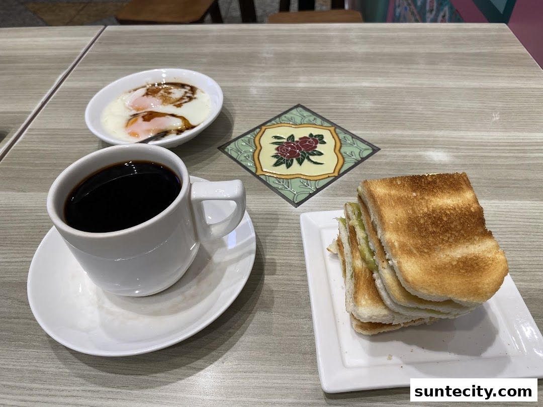 HarriAnns Nonya Table