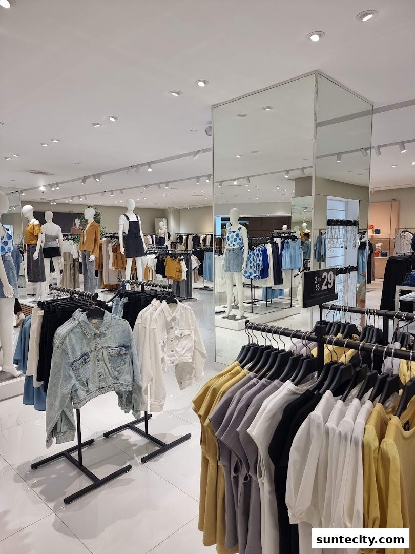 iORA  Suntec City