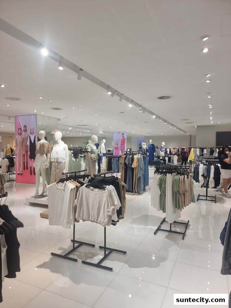 iORA  Suntec City