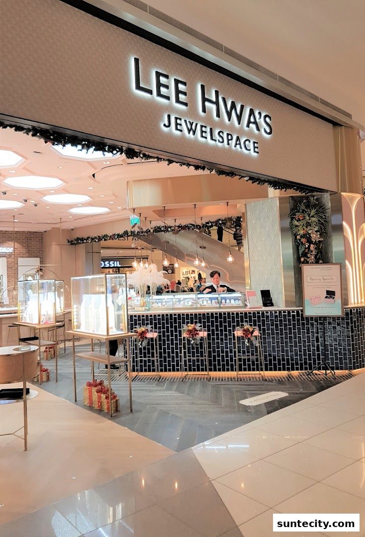 The elegant entrance of Lee Hwa Jewellery, showcasing display cases and a welcoming counter.