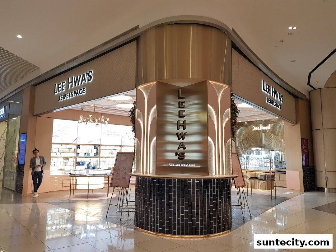 LEE HWA  Suntec City