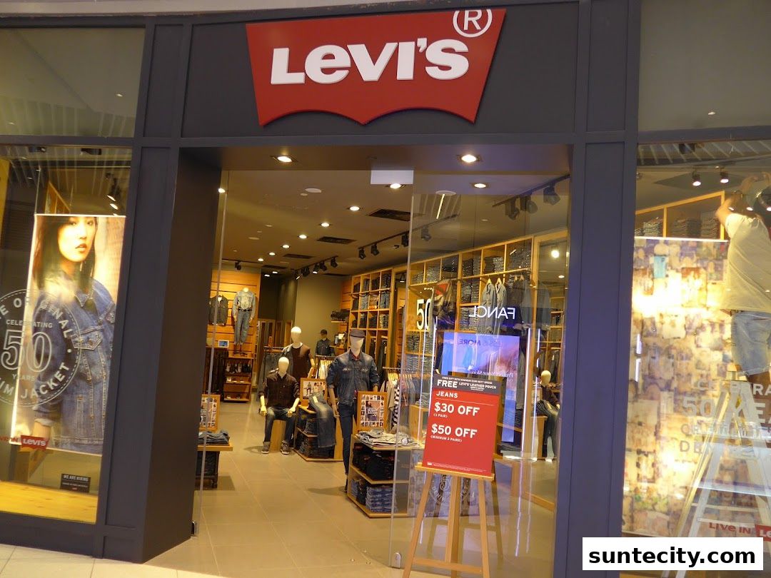 Levis  Suntec City