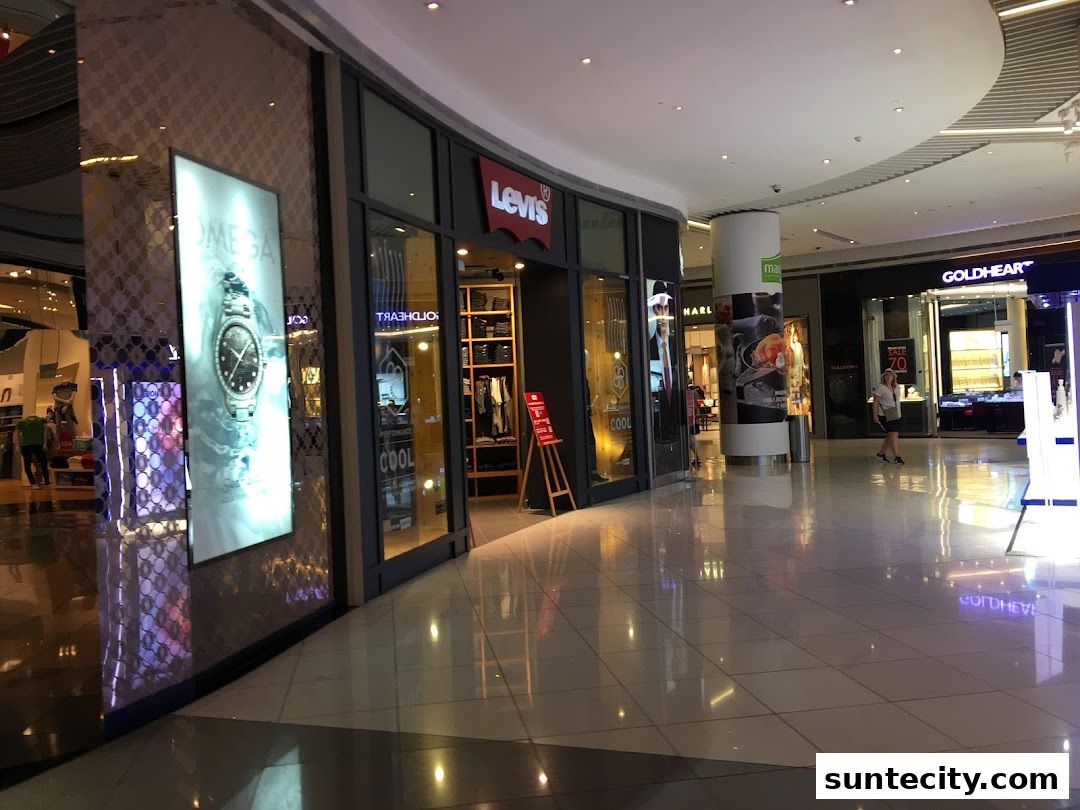 Levis  Suntec City