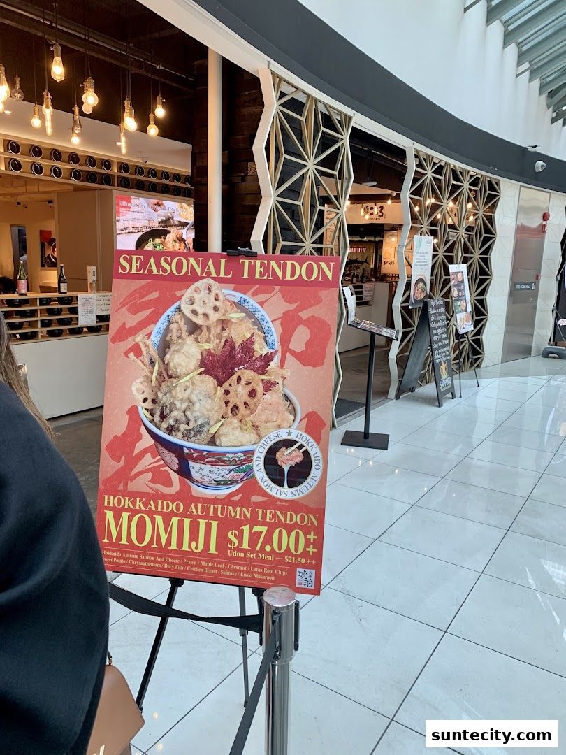 A sign advertising Tendon Kohaku's Hokkaido Autumn Tendon Momiji special.